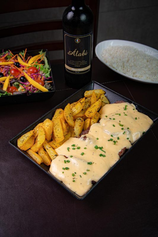 Filé Mignon ao Molho de Queijo